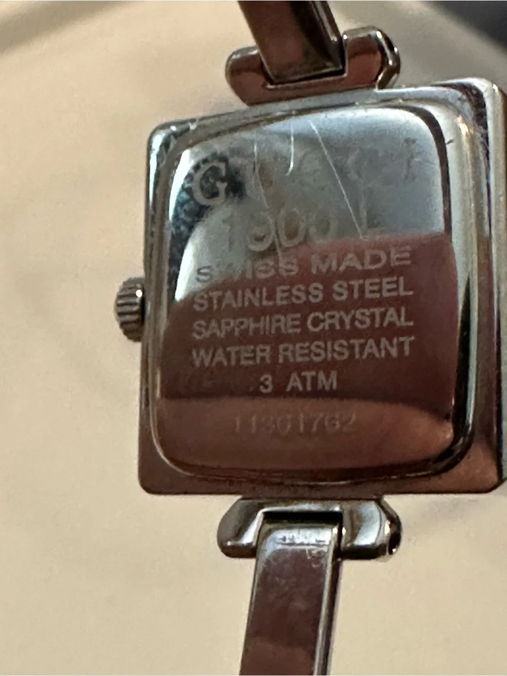 Gucci 1900L Swiss Bangle Watch